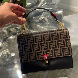 Fendi Medium Kan I